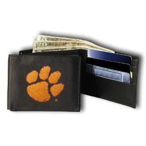  CLEMSON EMBROIDERED BILLFOLD: Sports & Outdoors