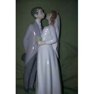  lladro   A Kiss to Remember # 6620 