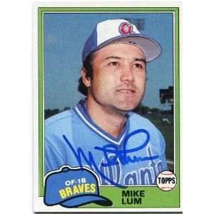  Mike Lum Autographed 1981 Topps Card: Sports & Outdoors