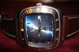 very AwEsOmE FoSsIL WaTcH for MeN, SquArE with BlUe FaCe,ChEck It 