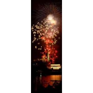  Fireworks over Lincoln Memorial, Washington D.C., USA 