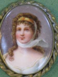 Queen Louise Prussia HANDPAINTED PORCELAIN PLAQUE BROCH  