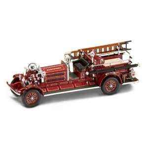  1925 Ahrens   Fox N S 4 Fire Truck 1/24 Red: Toys & Games