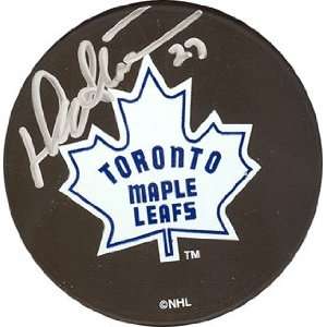  Darryl Sittler Autographed Hockey Puck