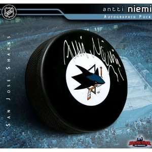  Antti Niemi San Jose Sharks Autographed/Hand Signed Hockey 