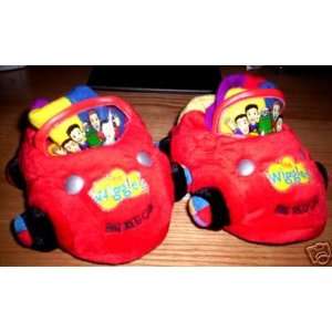  Wiggles Big Red Car Slippers/Socks Large 9 10: Everything 