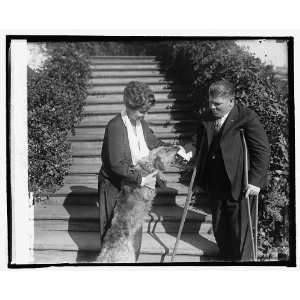 Photo Leo B. Clark presents Forget Me Not to Mrs. Coolidge, 10/23/24