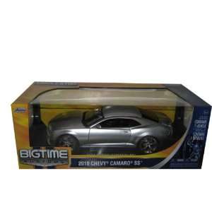    2010 Chevrolet Camaro SS Silver 1:18 Jada Model Car: Toys & Games