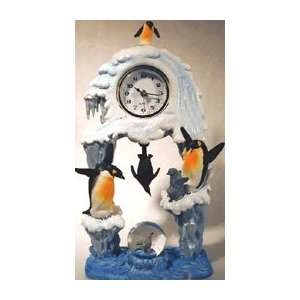  Penguins Snowdome Pendulum Clock
