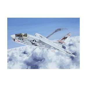    Italeri   1/72 F 8E Crusader (Plastic Model Airplane) Toys & Games