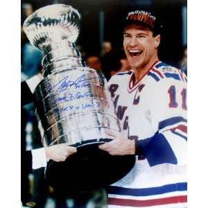 Mark Messier New York Rangers   Cup on Side   16x20 Autographed 