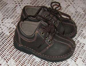 Little Boys OshKosh Tie Up Shoes Sz 4 1/2 M  