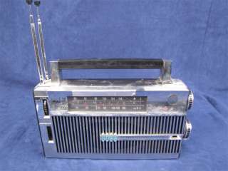 Vintage Ross Magnifique 13 Transistor 3 Band Radio  