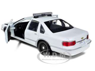 1993 CHEVROLET CAPRICE CLASSIC UNMARKED POLICE CAR WHITE 1:24 MOTORMAX 
