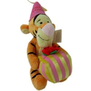  Disney Tigger Plush   Happy Birthday Tigger Doll: Toys 