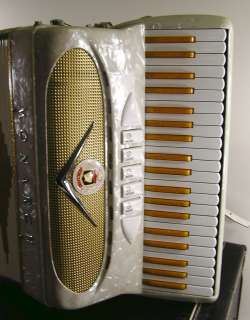 Vintage Monarch Accordion Pearl Gold Keys 120 Bass N/R  