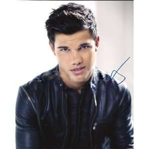  Gorgeous Taylor Lautner Signed Portrait #B Everything 